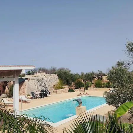 Tenuta Le Stornare Guest house